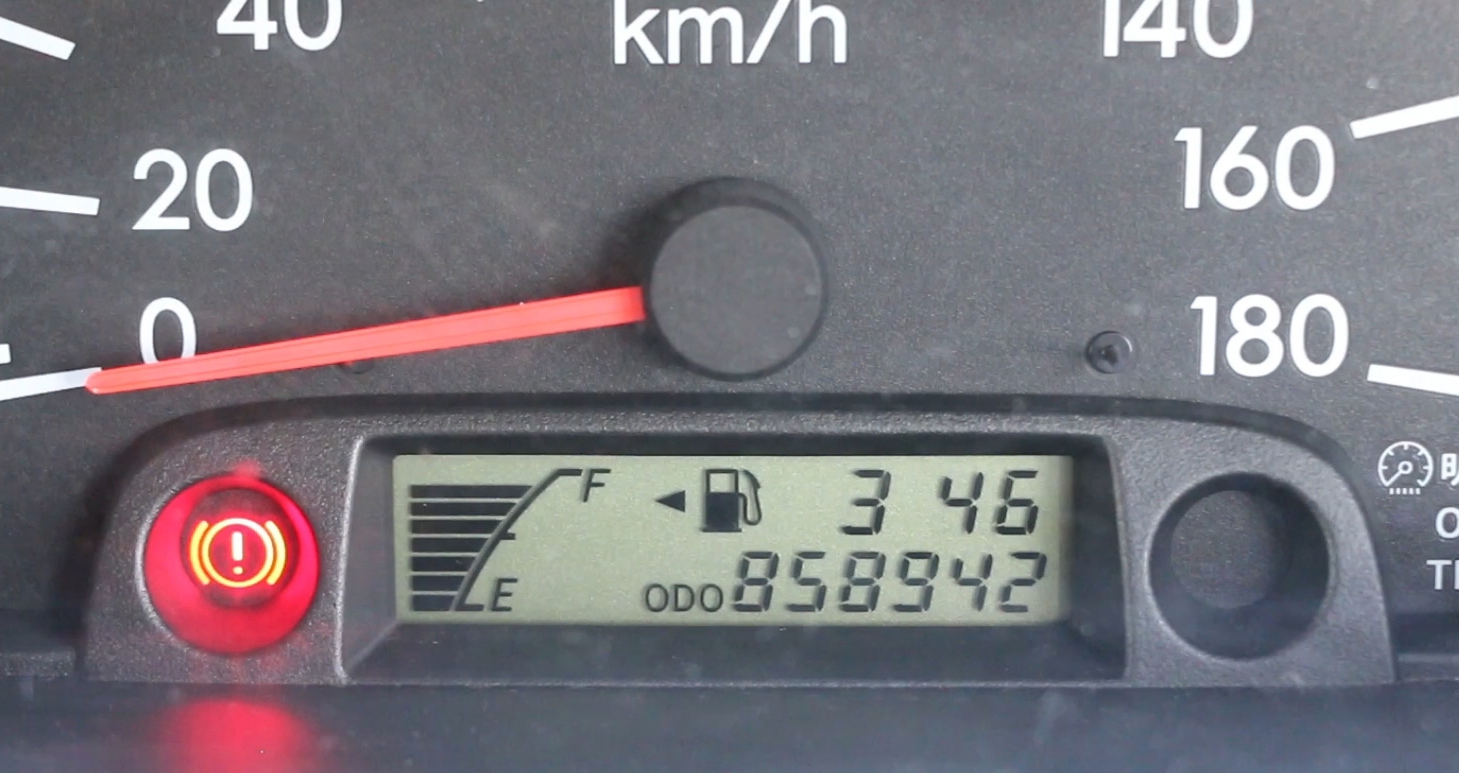 アメ車ワールド 田中享 日本の乗用車でここまで走っている車両は何台くらいいるんだろう 現役のオーナーカーなら100台はいなさそう 笑 トヨタプロボックス サクシード 過走行車 走行距離 T Co Vffmihkfzj T Co Mvdlflhfyu Twitter