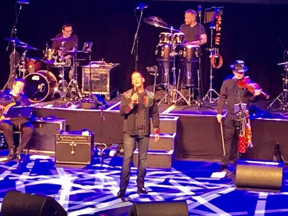 RobertmizzellF's tweet photo. Photo of Robert Mizzell performing on Country Aid ππΆ #RobertMizzell #CountryAid #MillenniumForum #JMG #FacebookLive https://t.co/JMwu2XS3yW