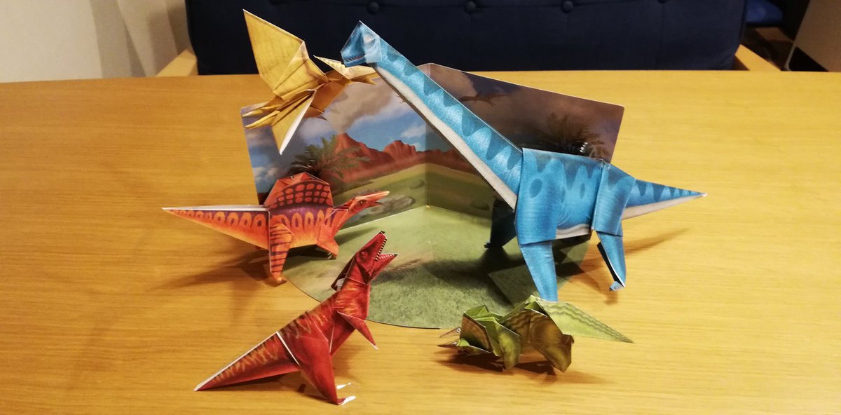ハムネ 折り紙がきちんと折れない息子のために2時間くらいかかったけど頑張った 超迫力恐竜おりがみ ティラノサウルス トリケラトプス プテラノドン スピノサウルス ブラキオサウルス