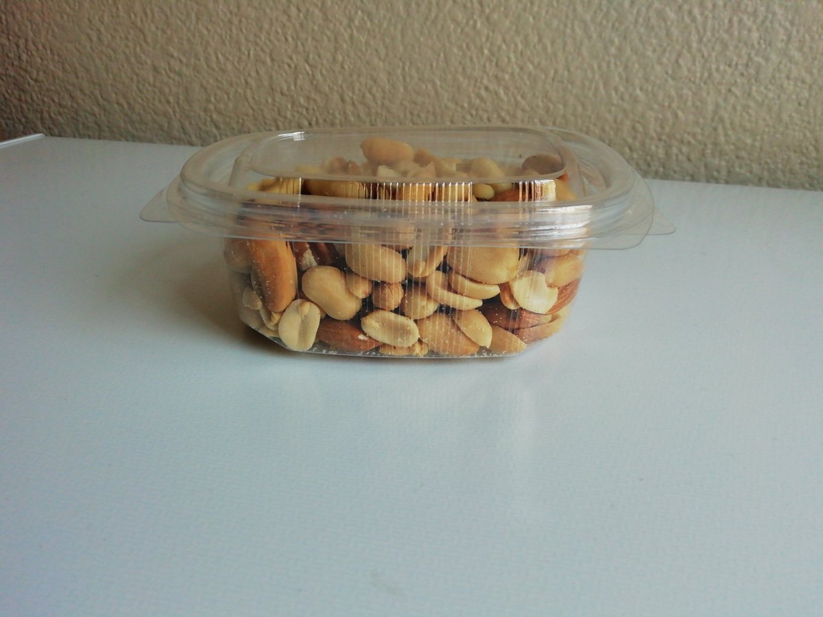 SnackBarZA's tweet image. We are selling healthy snacks with a lot of cheat snacks, from nuts to dried fruits to seeds, frozen smoothie packs to ready to drink smoothies, healthy snack bars to sweet jars, yoghurt to ice-creams #SupportSmall