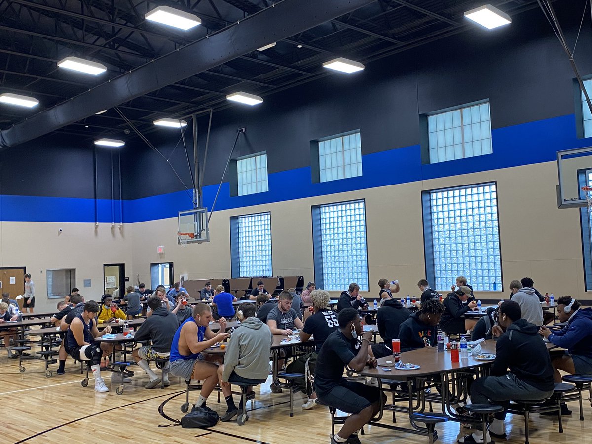 Big thank you to <a href="/IBMovement/">IB Pilates® /Integrated Balance Education</a> for <a href="/SouthWarrenFB/">South Warren FB</a> 1st round of playoffs pre-game meal‼️ Partnering with <a href="/WildEggsBGKY/">Wild Eggs BG</a> was such a great way to show community support. Good reminder to support the local businesses that have always supported us! 🏈 🖤🤍