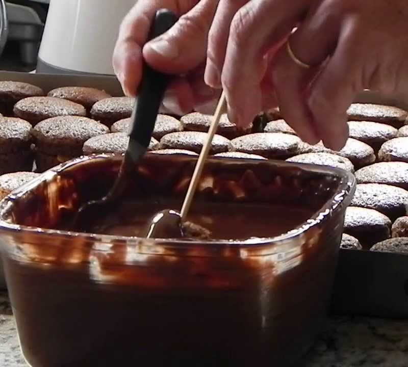 oficial_diaadia's tweet photo. Pão de Mel receita completa acesse https://t.co/7hsObJhNPa                             #paodemel #paodemelartesanal #paodemelgourmet #paodemelpersonalizado #pãodemel #paodemelnopalito #pãodemeldecorado #pãodemelrecheado #paodemeldocedeleite #pãodemelgourmet #paodemelpersonalizado https://t.co/22EAVK7TJM