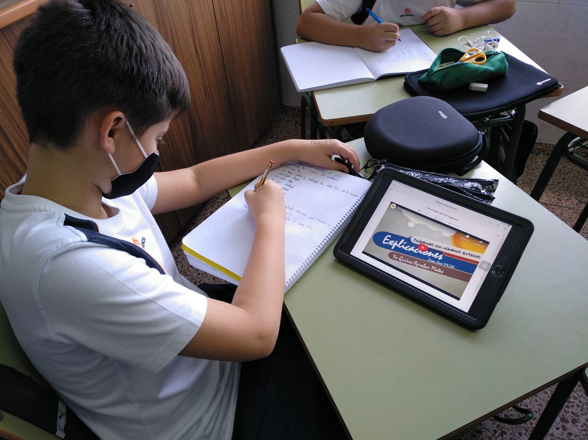 Yoquierapromat's tweet photo. Las #AventurasMatemáticas de #ElSecretoDeAmaroPargo 🏴☠️⚓️💰🧭hoy simultáneamente con 1ºESO en @salesianosLC y @salesianosLAO @SalesianosSMX #ProyectoIntercentros #GuerraAlSuspenso https://t.co/iVoh4rPnVt https://t.co/smMLVyhYZF