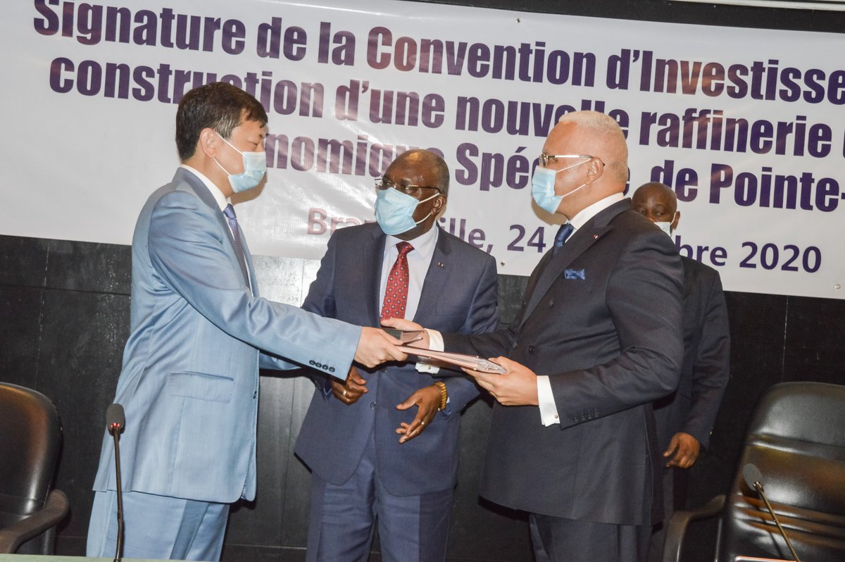 finances_cg's tweet photo. Signature de la Convention d’investissement pour la construction d’une nouvelle raffinerie, par la société Beijing Fortune Dingheng Investment Co. Ltd, dans la ZES de Pointe-Noire.
En savoir + : https://t.co/WWF2LDJfqI https://t.co/sldqt2VFob
