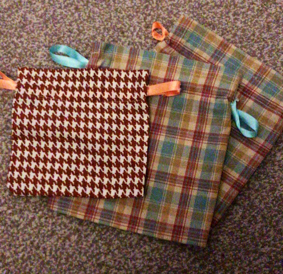 selbyperiod's tweet photo. Whilst we have lots of period products to fill our boxes, we have almost run out of reusable bags. Lots of kind and crafty supporters made these when I ran @selbyredbox and I wondered whether anyone is able to help with these for our new community project? Thanks, Rebecca ❤️ https://t.co/9ToiwhNaIG