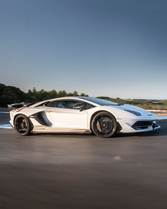 ランボルギーニ 歴代車種で一番乗ってみたいのは 人気投票実施中 ねとらぼ調査隊