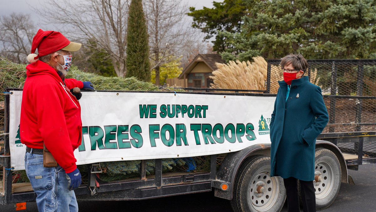 GovLauraKelly's tweet photo. This holiday season is a little different, but we’re still carrying on the tradition of receiving the Cedar Crest Christmas tree and wreath. Thanks to @KSForestService and Kansas Christmas Tree Growers Association, and to @Trees4Troops for your donations. https://t.co/bvEubq7PzS