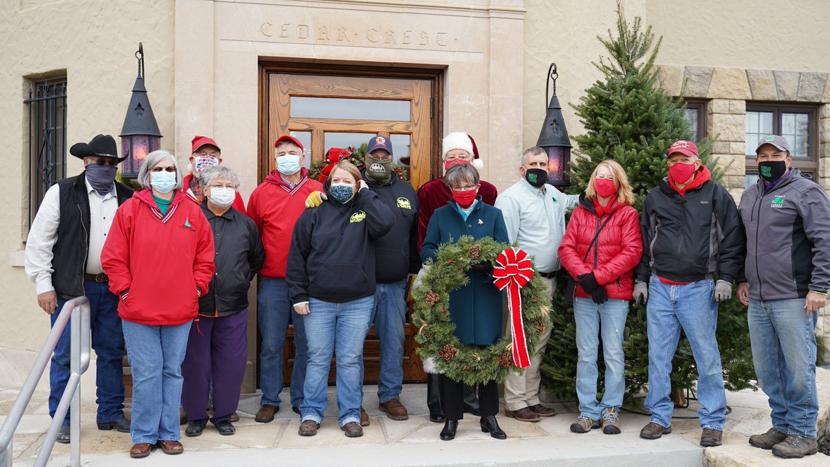 GovLauraKelly's tweet photo. This holiday season is a little different, but we’re still carrying on the tradition of receiving the Cedar Crest Christmas tree and wreath. Thanks to @KSForestService and Kansas Christmas Tree Growers Association, and to @Trees4Troops for your donations. https://t.co/bvEubq7PzS