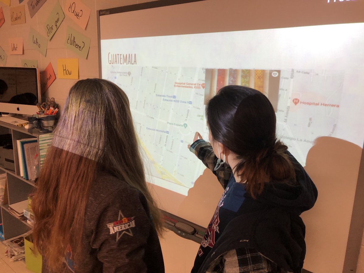 smcinturf3's tweet photo. Giving &amp; Following Directions from hotel to attraction of their choice for the País project #realmaps #español #CenturaPride #BlendedLearning https://t.co/rGokJckH8u
