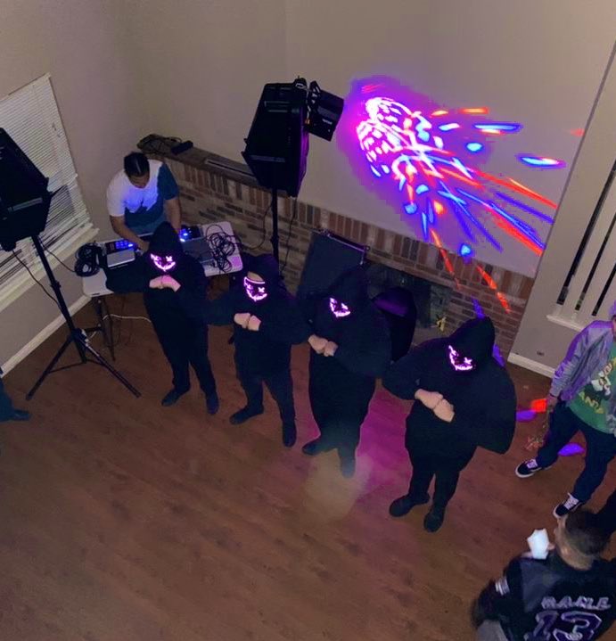 _aleex0114's tweet image. HAPPY 1st #BETAVERSARY 💜 TO US #Fall19 #epsilonline