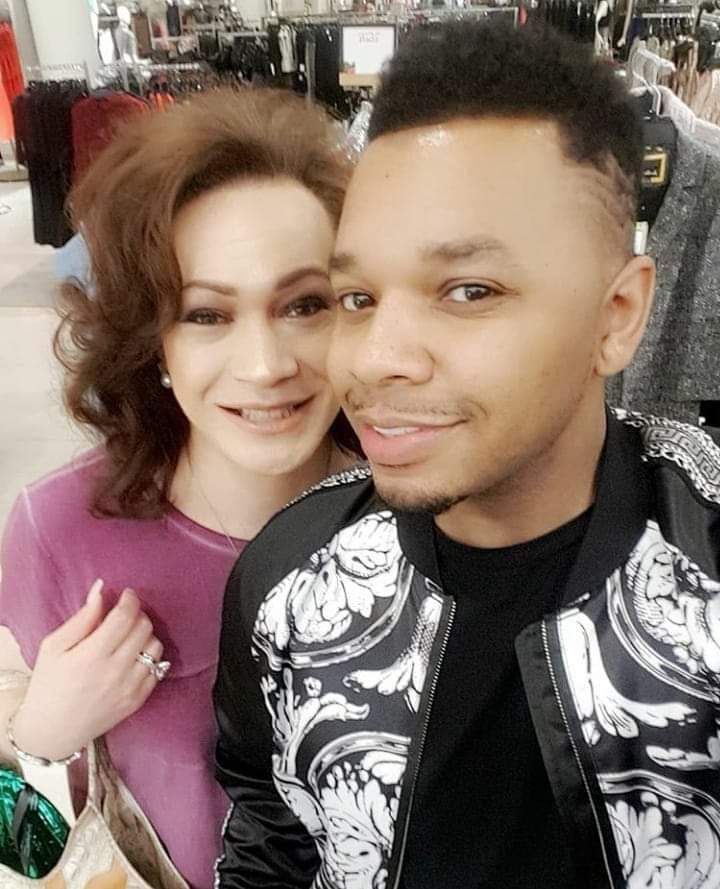 iamladyjaecelyn's tweet photo. When two of Dallas' Socialites get together there's bound to be some fun, shopping and selfies!
#Selfie #Smile #Photo #PhotoFresh #Fun #Shopping #Socialite #SocialiteStatus #DallasUltimateSocialite #ThaPrynceBee #IAmLadyJaecelyn #PublicFigure #TheUltimateTakeOver 👊 https://t.co/xgPnYTlZlw