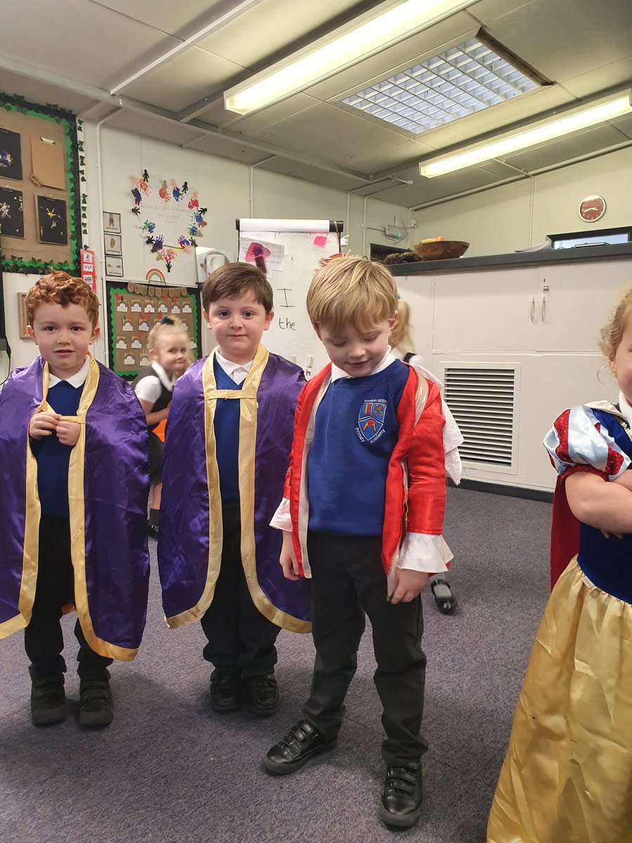 MrsHalsall02's tweet image. The children are so excited to start our new literacy tree sequence,  Halibut Jackson. We search carefully to spot Halibut within the illustrations as he likes to go unnoticed.  We read together to find the clues. #WWPAWRITING #EYFSREADING @theliteracytree