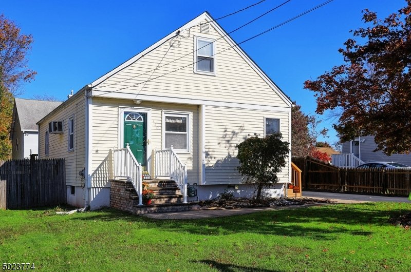 CynthiaConshue's tweet photo. Check out my #listing in #ManvilleBoro #NJ  #realestate #realtor https://t.co/RWFiEOIaWu https://t.co/Y0kv3YNMtE
