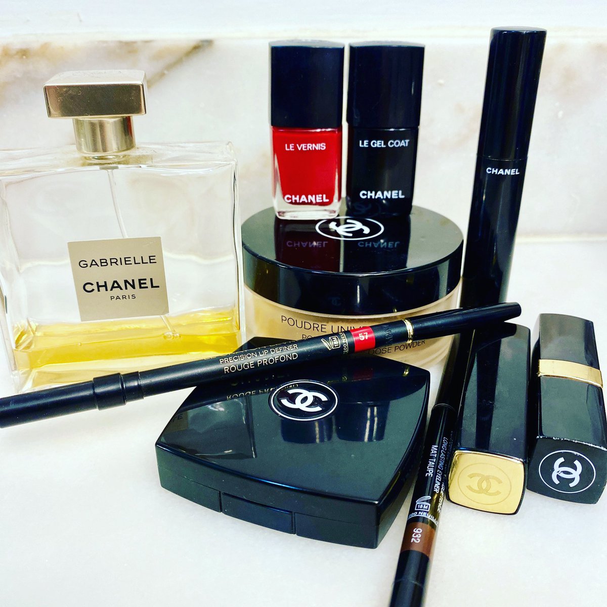 ArmoireBlue's tweet photo. Getting ready for Thanksgiving weekend with @CHANEL What are your go-to-colors this holiday weekend? #chanelbeauty #chanel #luxurypersonalshopper #Miami 

For orders or inquiries please contact us via Text/WhatsApp 
📲+1(305)895-9226 
📧 concierge@thebluearmoire.com https://t.co/XzBpeqMRfP