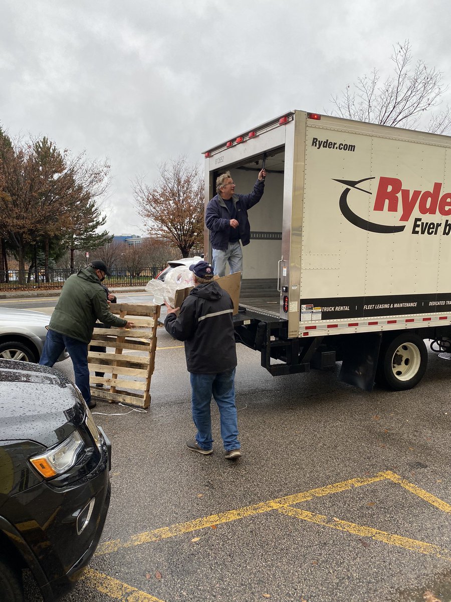 Orchard Gardens (@bpsogpsk8) on Twitter photo Leo the Lion and the Thanksgiving King unload 140 turkeys donated by <a href="/NewmarketBoston/">NewmarketBIDBoston</a> Thanks to our awesome partners for keeping the joy during remote learning! Leo the Lion and the Thanksgiving King unload 140 turkeys donated by <a href="/NewmarketBoston/">NewmarketBIDBoston</a> Thanks to our awesome partners for keeping the joy during remote learning!