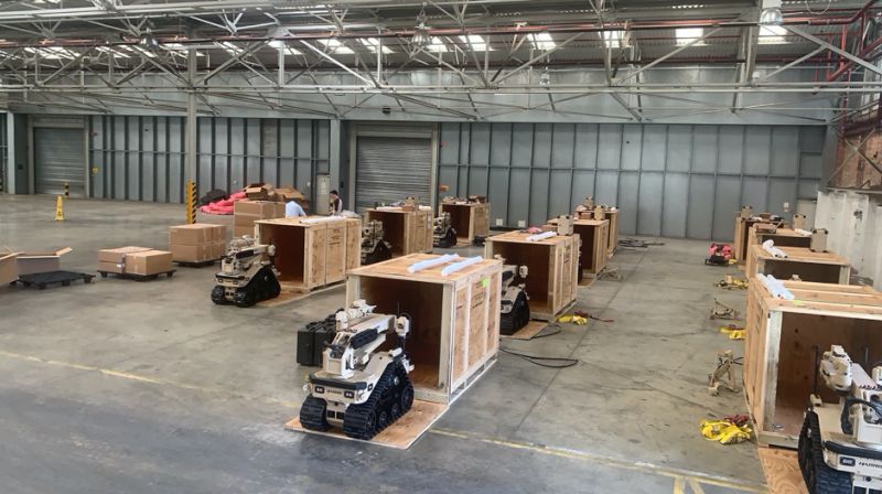 MelanieRovery's tweet photo. The 100th T7 EOD UGV out of a total of 122 has been delivered to the British Army. The L3Harris UGVs will operate in the UK, Gibraltar and Cyprus.
#ugv #unmanned #unmannedvehicles #britisharmy #defence #military #robot #UnitedKingdom https://t.co/RNuBo2H7nl