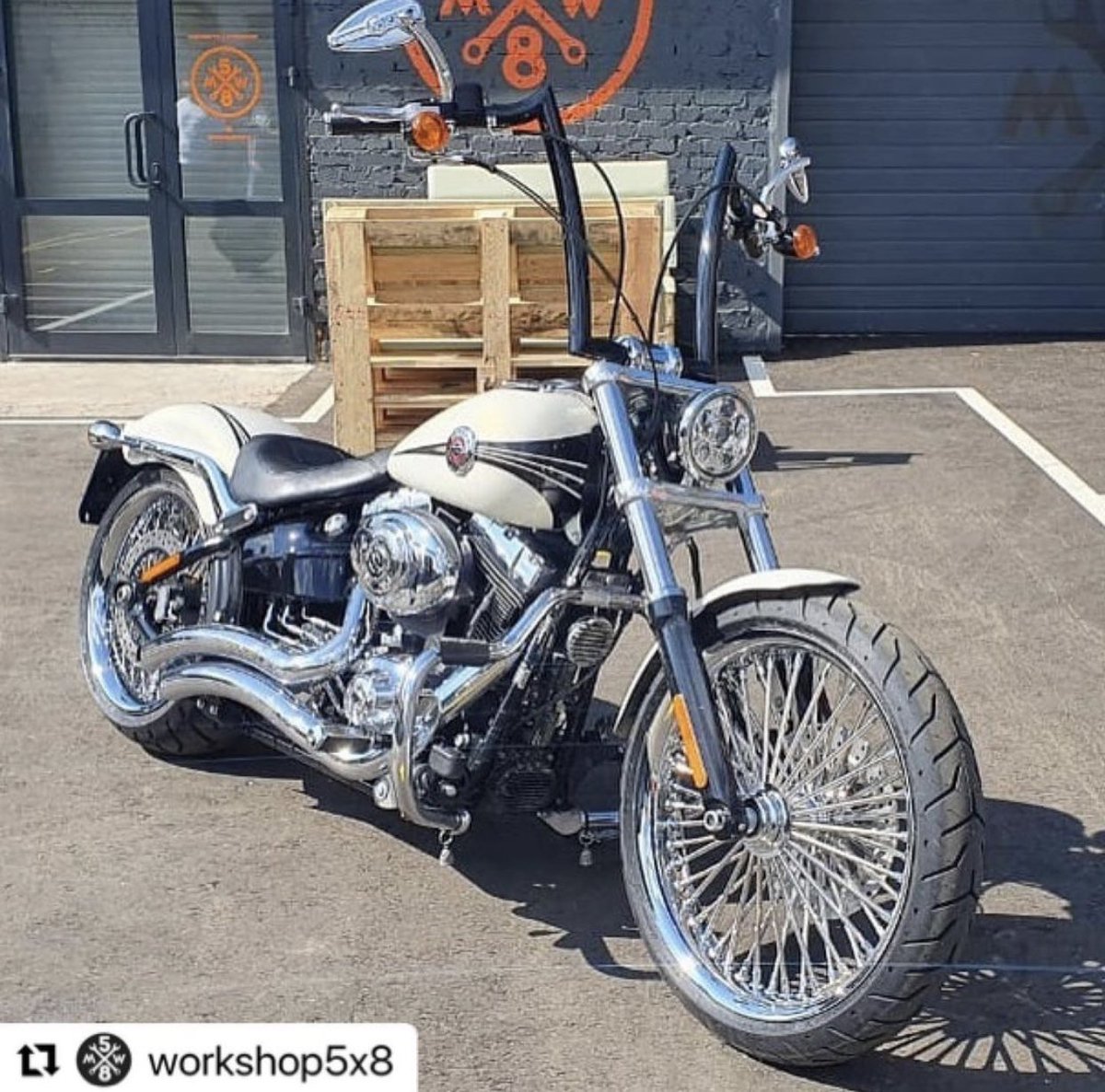 factory_47's tweet photo. #Repost @workshop5x8 with @make_repost
・・・
Breakout 2014 - done.
Factory47 Malo 16" handlebar, Sinister Big Phat Daddy wheels rotors and pulley.
#showoffmyharley #harleydavidsonbreakout #sinisterwheels #factory47 #MadeinUSA https://t.co/cOAXhe6P7Z