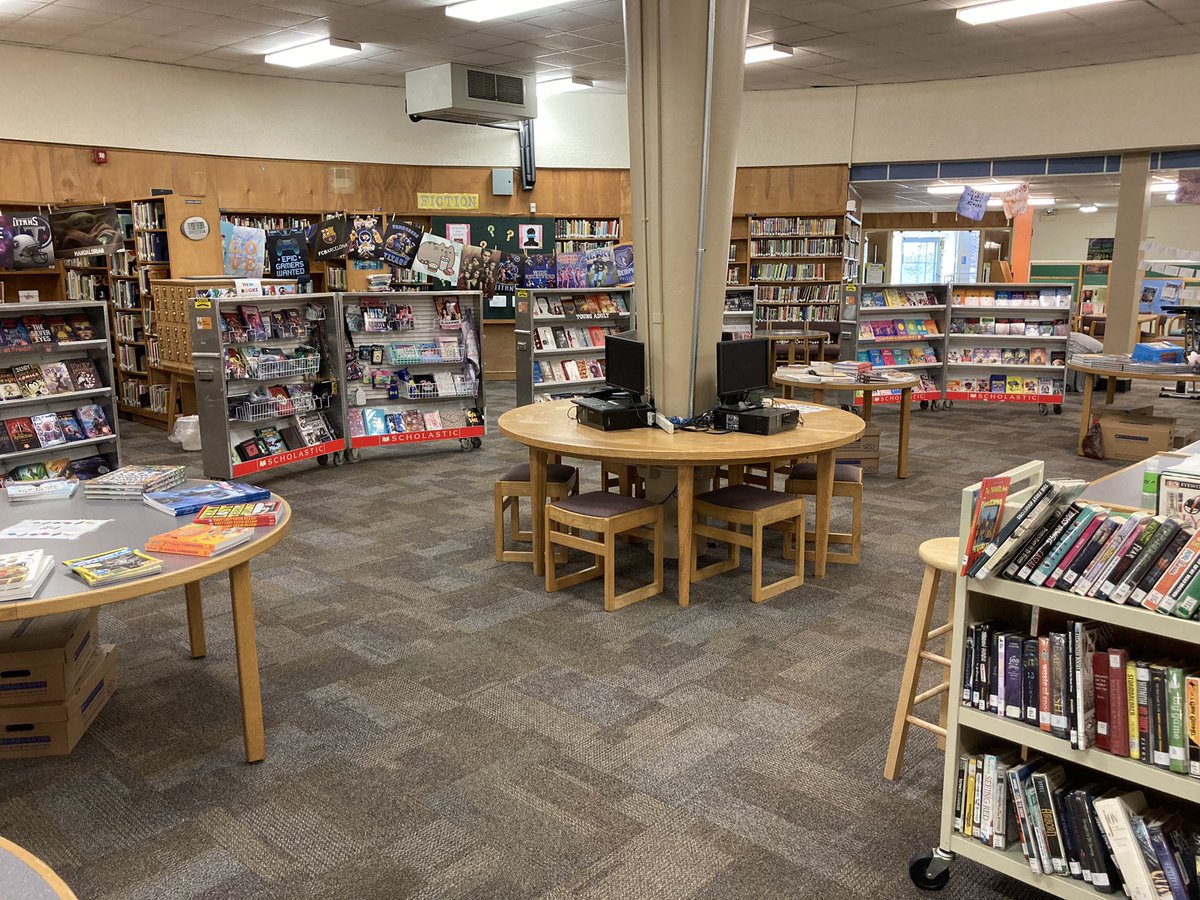 Lib_GMS's tweet photo. @gms_tn @GreenevilleCity It is almost book fair time at GMS. We will be open the week after Thanksgiving. Find some fun new reads and support our school! https://t.co/BXWVSBM0KT