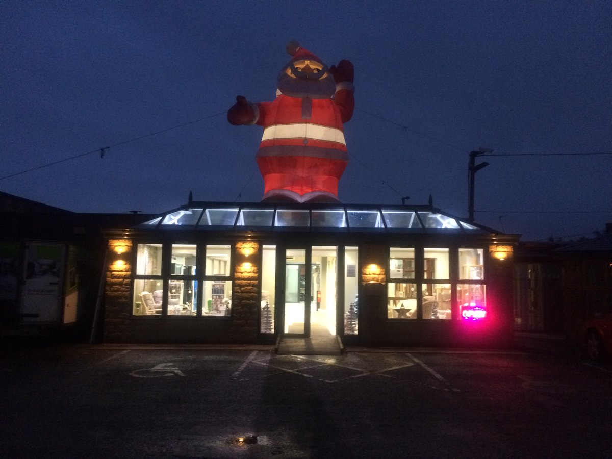MarkForrestCo's tweet photo. Hi Everyone,
We are very sorry but due to Covid restrictions, we will not be putting Santa's post box out this year.
To cheer everyone up in these frustrating times, we be trying to put the Big man up early 🌲❄️☃️ https://t.co/5t3Tdkvz2k