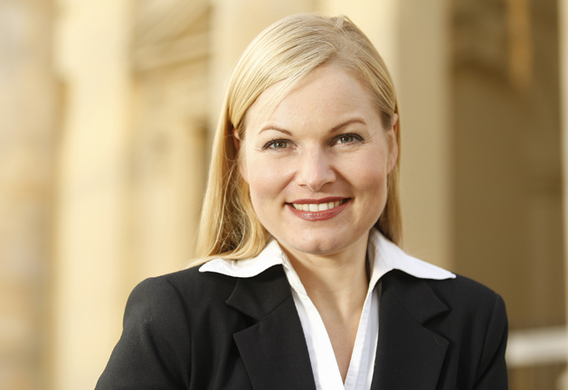 MICEClubcom's tweet photo. TechXperience DIGITAL 2020: Weitere Programminhalte
Prof. Dr. Mandy Risch-Kerst | EVENTLawyers
Rechtsrahmen im digitalen Raum
Gesetzliche Anforderungen im Überblick für hybride und virtuelle Veranstaltungsformate
Anmeldung: https://t.co/XjlLwsb6Y2
#TechX20 #EventTech https://t.co/KN9DhwOqlV