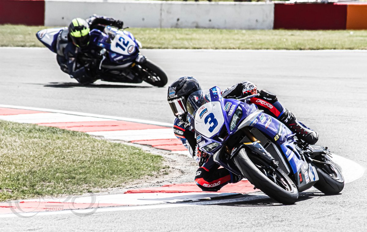 One of my favourite shots from the Melbourne Loop section of <a href="/DoningtonParkUK/">Donington Park</a>. <a href="/RomainDore12/">Romain Doré #12</a> and Mateo Pedeneau in WorldSSP300 at <a href="/WorldSBK/">WorldSBK</a> last season! Click the link for more of my photos!
- instagram.com/flissflettmedi…
-
#WorldSSP300 #motorsportphotography #doningtonpark