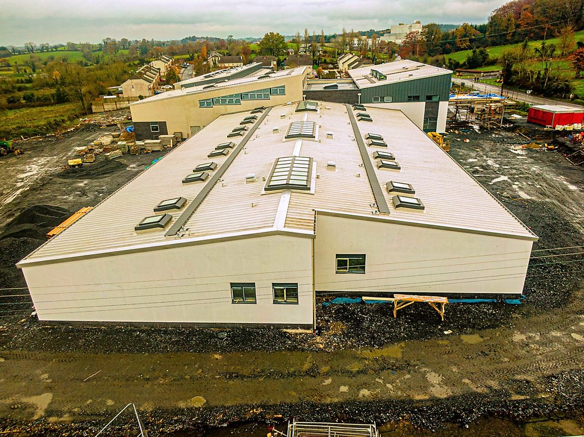 apa_systems's tweet photo. Holy Family School in Cootehill #Cavan is nearing completion. APA's ST70 #windows and #doors are being installed by Mc Mullan O'Donnell. This €13 million special education school is designed by @TODDArchitects.
#schoolwindows #fenestration #aluminiumwindows #highperformance https://t.co/y3mZoABays