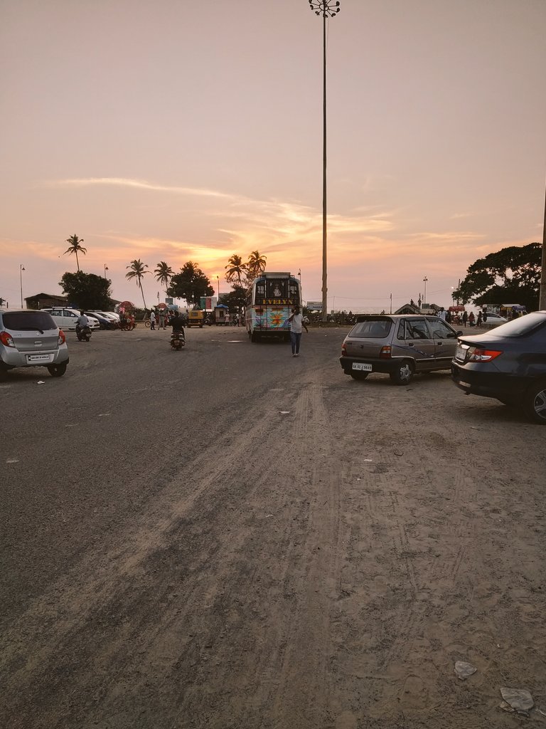 PlanetGoaTweets's tweet image. Priceless sunset with the best
#goa #planetgoa #sunset