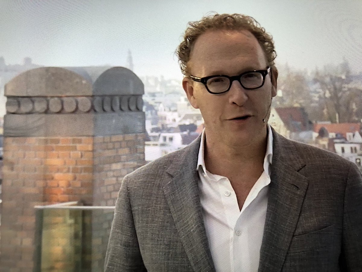 MarcS_NBA's tweet image. Dagvoorzitter @rensdejong opent het slotevent (voelt toch een beetje als een online Accountantsdag) #Springlevend @nbacc