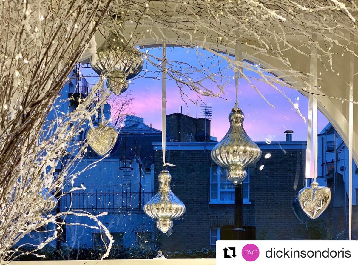 Stewart_Parvin's tweet photo. Glorious Christmas window and shop front by Dickinson and Doris... 🎄🎅🏽🎁 https://t.co/1caP9sxwrP