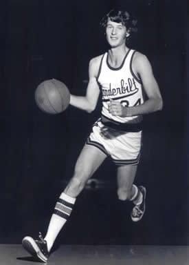  @KYHSHistory Sad news from the Hart County News Herald: Terry Compton, a Horse Cave native & basketball great, passed away on November 22 after a battle with COVID-19.During his senior year in 1970, Compton led Hart County High School to a 35-2 record & was 1st team All State.