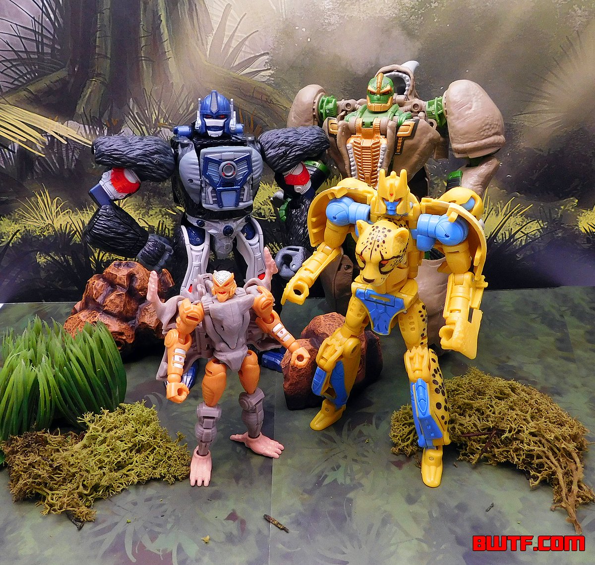 I have been wanting to take this photo for MONTHS! #Transformers #BeastWars #toys #actionfigures #actionfiguresphotography