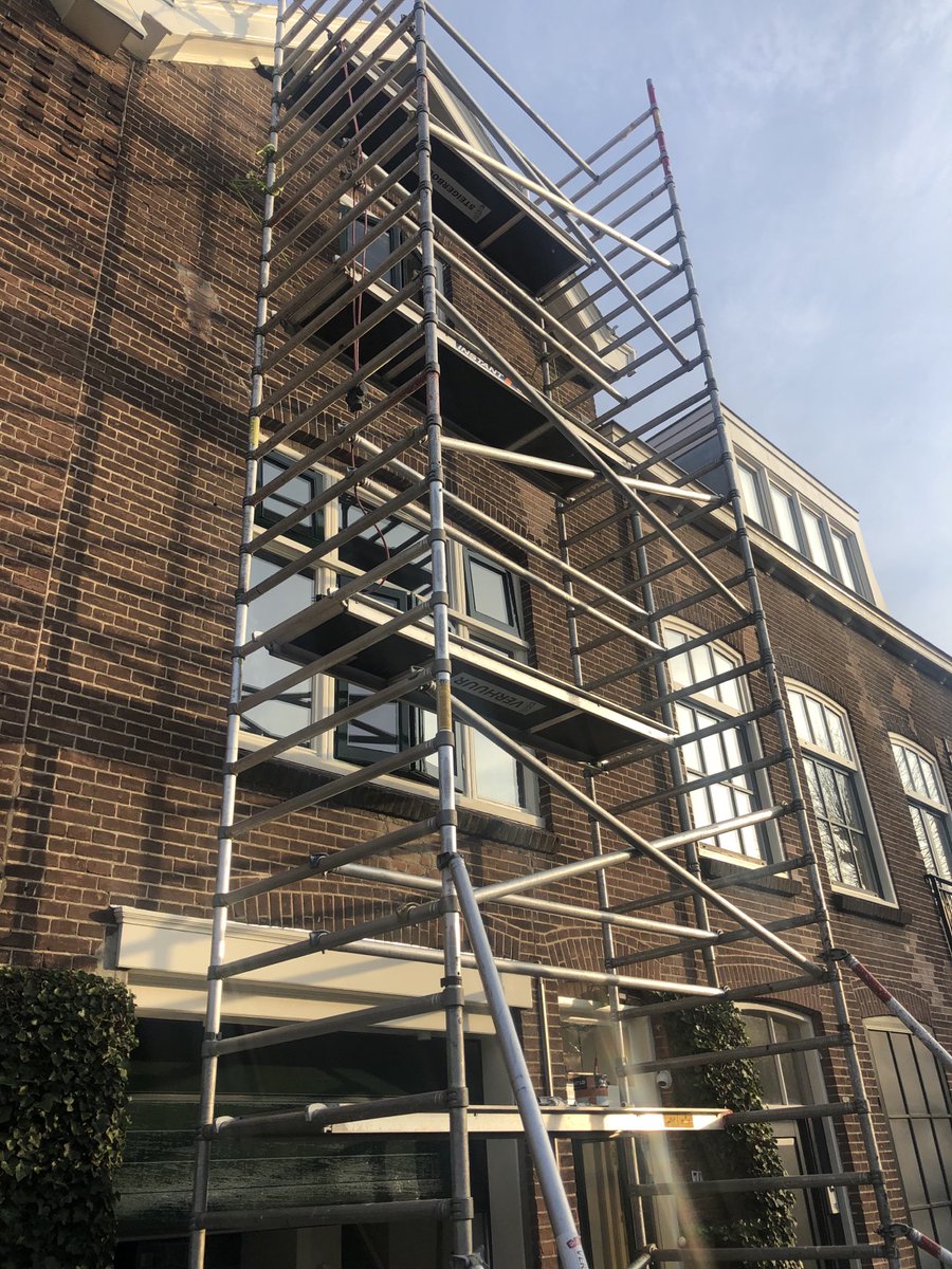 vandeVisch's tweet photo. Weer een mooi schilderwerk! #onderhoud #woonhuis #totaalproject #schilderwerk https://t.co/m8hvJxV0zS