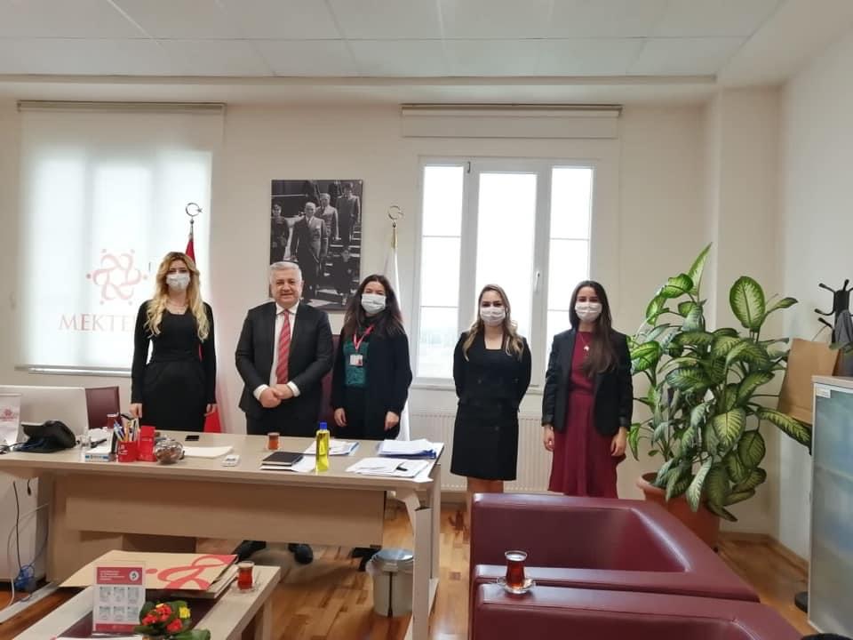 77ridvanacar's tweet photo. Başöğretmenimiz Mustafa Kemal Atatürk’ün izinde, Cumhuriyet Öğretmenleri olarak 24 Kasım Öğretmenler Günümüzü pandemi şartlarına uygun olarak temsili, öğretmenlerimizle kutladık. https://t.co/tEKWukbyK3