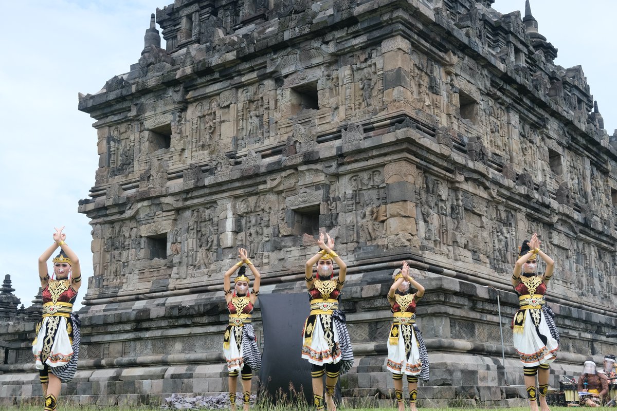 Terkait persiapan, jelas Tejo, baik para penari dan pengiring gamelan telah melakukan persiapan selama hampir dua pekan. Para penari dan orang tua sangat antusias dalam menampilkan pementasan ini.