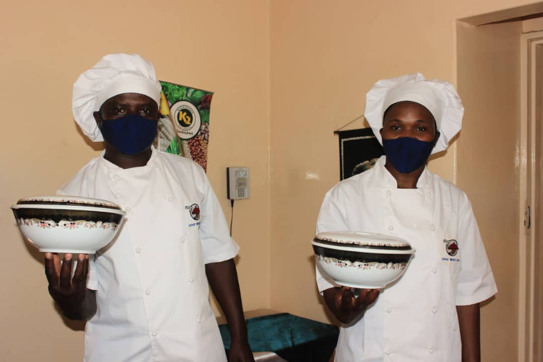 ZtaUpdates's tweet image. Located just 32km from Chirinda Forest is Chipinge Breezes Lodge, all ready for your visit to the #Easternhighlands.  It offers both accommodation &amp;amp; events facilities, all the required #COVID19 measures are in place to assure guests of their safety.
#TourismLookout
#ZimBho👍