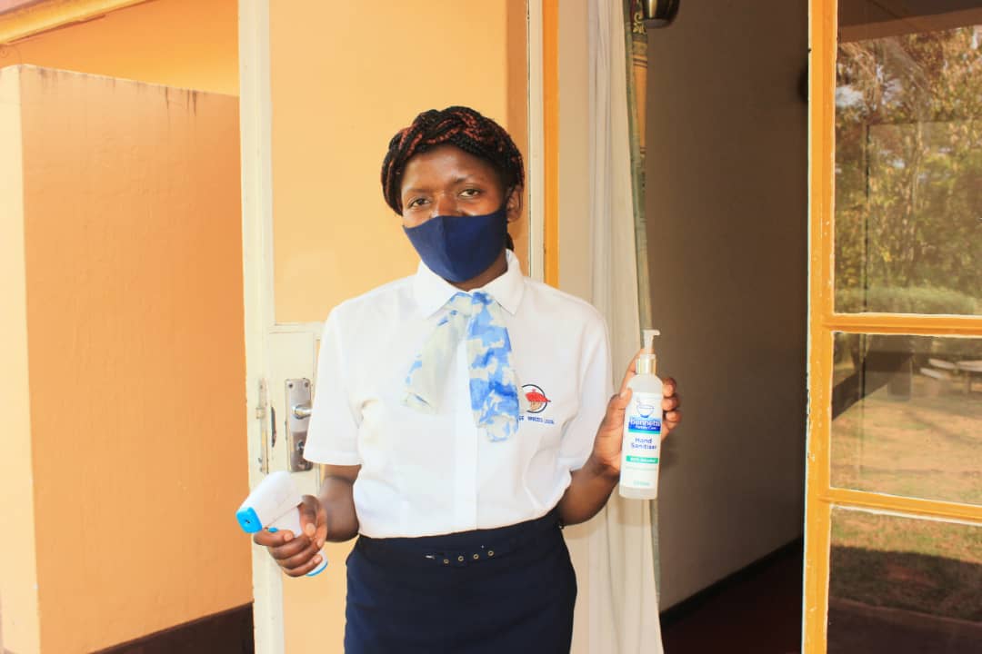 ZtaUpdates's tweet image. Located just 32km from Chirinda Forest is Chipinge Breezes Lodge, all ready for your visit to the #Easternhighlands.  It offers both accommodation &amp;amp; events facilities, all the required #COVID19 measures are in place to assure guests of their safety.
#TourismLookout
#ZimBho👍