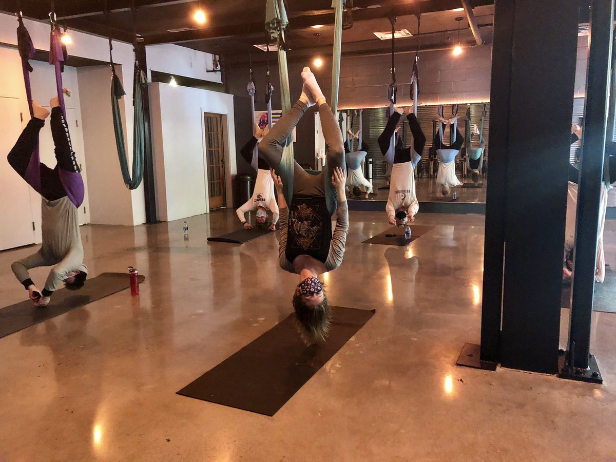 TheNUinProgram's tweet image. What are we thankful for in the Green Line community? Ballpark tours, professional networking, aerial yoga, and wellness activities to name a few! We’re looking forward to the last few weeks of our semester, guaranteed to be filled with more things to be grateful for! 

#NUin2020