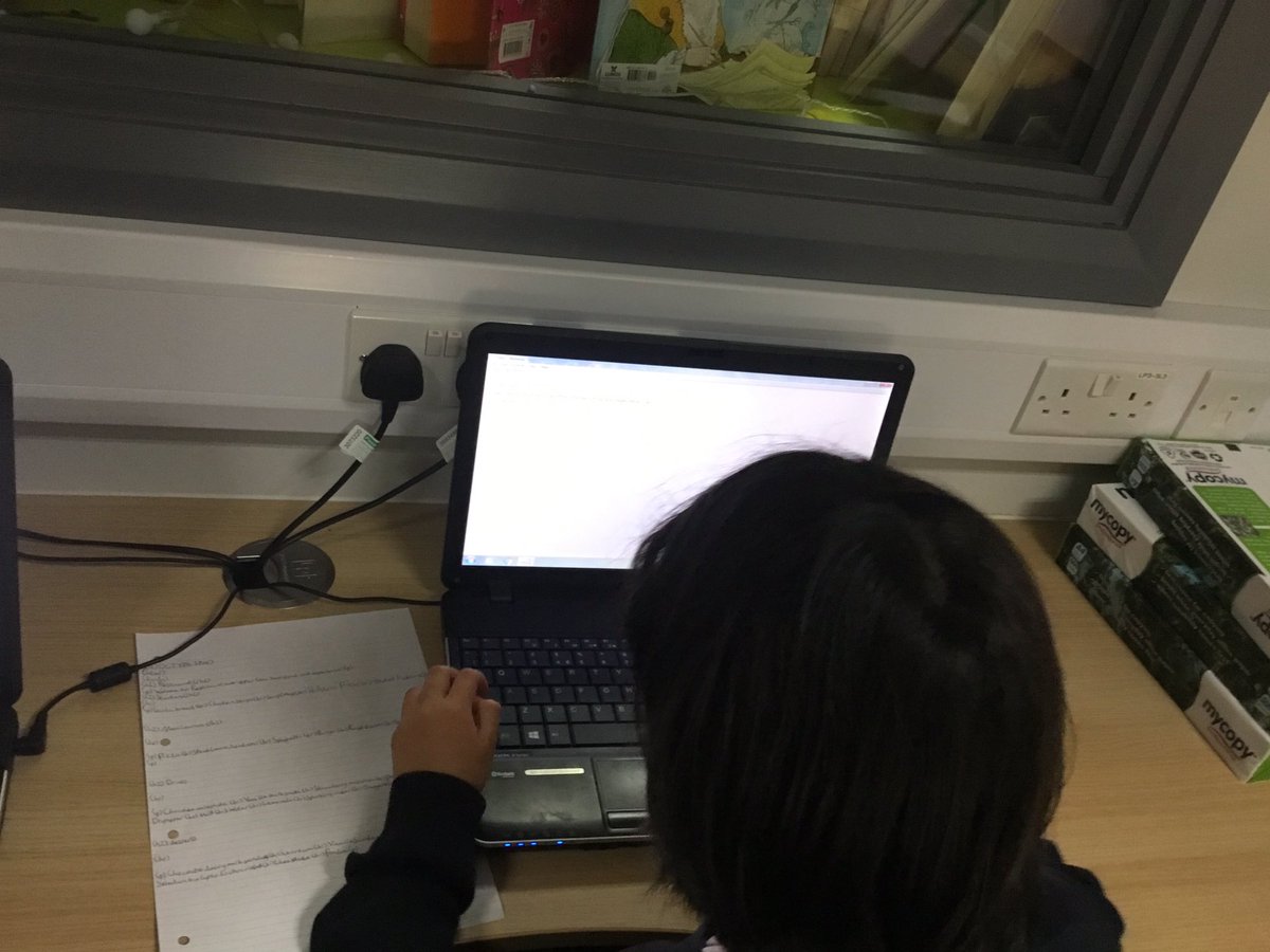 caseyj_25's tweet photo. We are creating our own cafe and restaurant websites using #html with @MGLWorld_Paul #pleasantstcomputing @ComputingPSt https://t.co/9QT0ajJ0zP