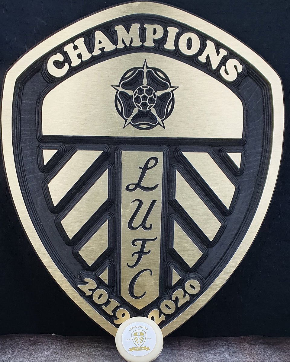 CryerandStott's tweet photo. @LUFC Centenary Cheese! 
Hampers available on our website https://t.co/ISNBr7cLZv
#lufc #leeds #leedsunited #leedscheese #cheese #leedsfoodies https://t.co/HmGlj4tR9d