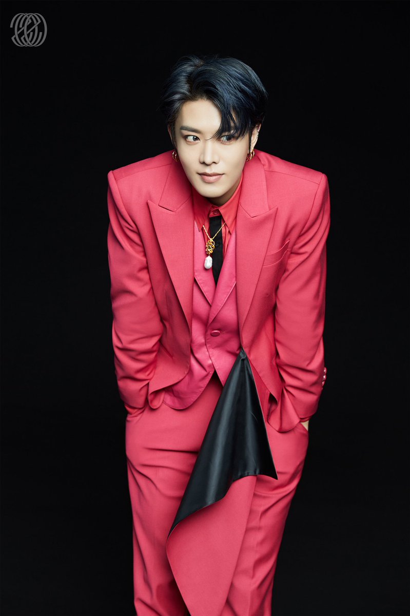 ไม่มีอะไรจะพูดแล้วค่ะ ความหล่อของคุณมันกลืนกินคำพูดของดิฉันไปหมดแล้ว...