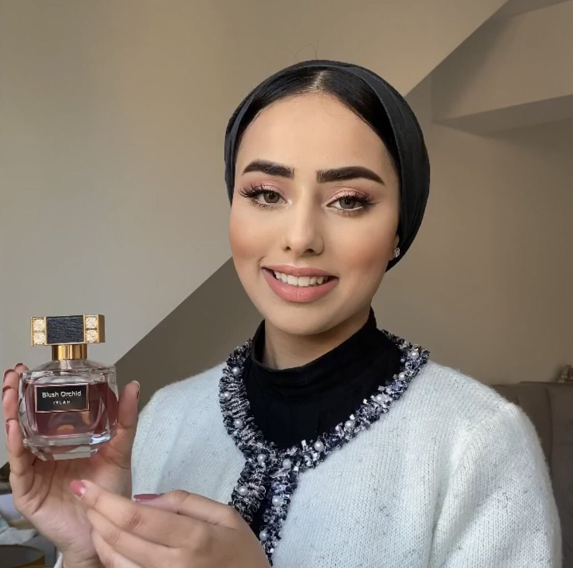 The beautiful @sara_iftekhar with her favourite fragrance, Blush Orchid. Use Promo SARA10 to get 10% off.
.
.
#luxury #iylah #fragrance #London #Oud #Blush #Gifts #perfume