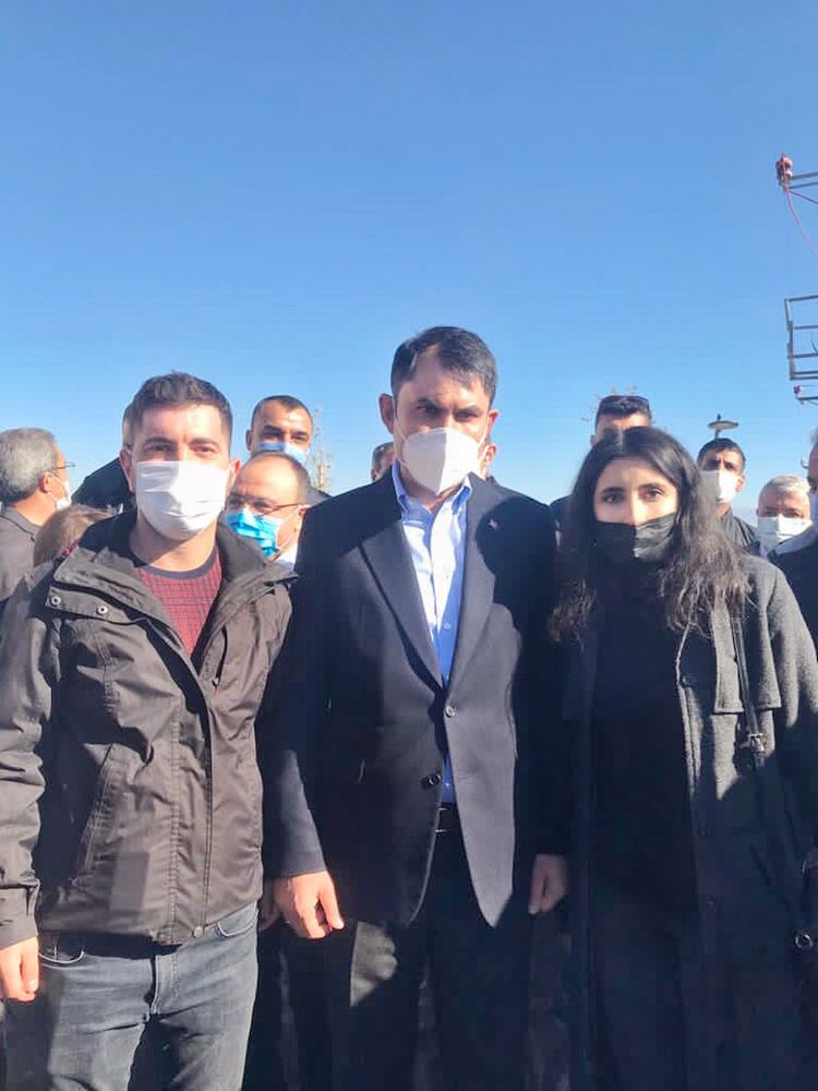 Sayın Bakanımız Murat Kurum ile Elazığ'da B.Bşk. Şahin Şerifoğulları öncülüğünde bir görüşme yapma imkanı bulduk. Kendisine kamu istihdamı sorunlarımızı ilettik. Bakanımıza bizleri ilgiyle dinlediği için sonsuz teşekkürlerimizi sunuyoruz👏🏻
<a href="/murat_kurum/">Murat KURUM</a> <a href="/sahin_serifoglu/">Şahin Şerifoğulları 🇹🇷</a> <a href="/csbgovtr/">T.C. Çevre, Şehircilik ve İklim Dğş. Bakanlığı</a>