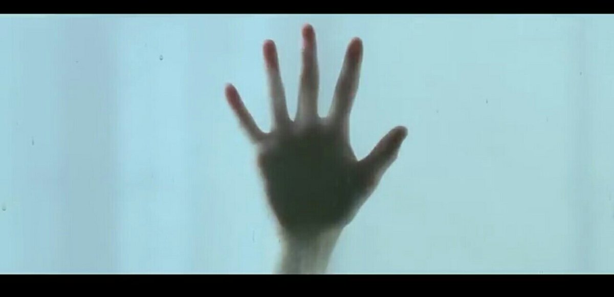 jongseongpd's tweet photo. : it's just a hand, why would u be scared?

 the hand: https://t.co/tVbgb21Y44