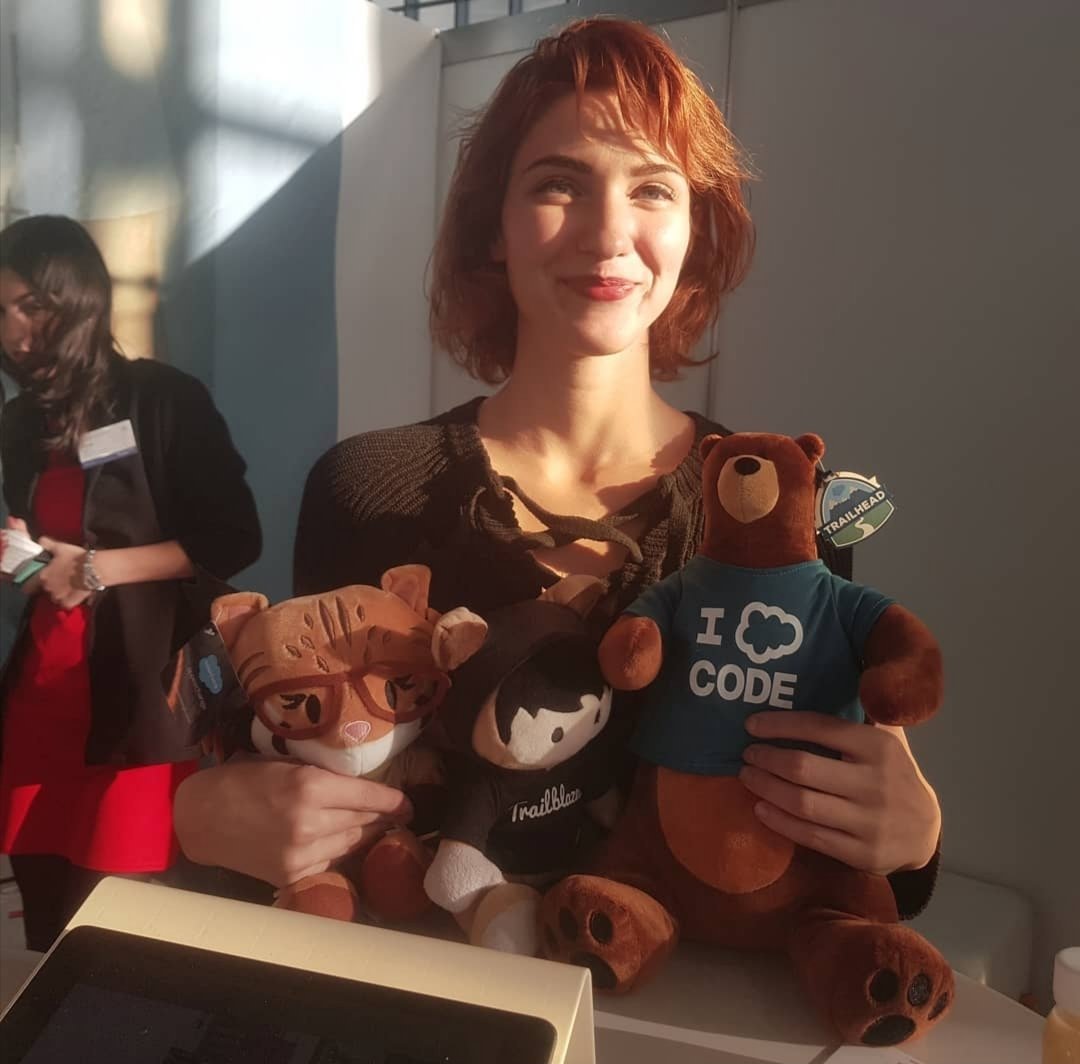 cin_simona's tweet photo. @trailhead 🥰 #Astroandfriends https://t.co/yfAmy6EDix