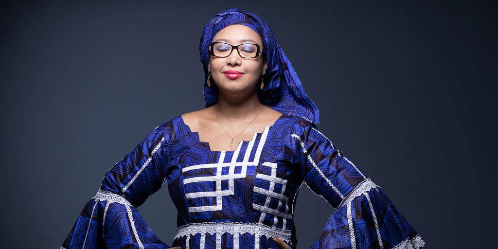 Le_NouvelObs's tweet photo. Djaïli Amadou Amal, la romancière camerounaise en finale pour le prix Goncourt 🏆📚

Dans "Les Impatientes", elle démonte avec minutie les mécanismes de la polygamie et du mariage forcé, en laissant trois personnages féminins raconter leurs calvaires. https://t.co/lR9CRuzKL8 https://t.co/kaCRdwymWF