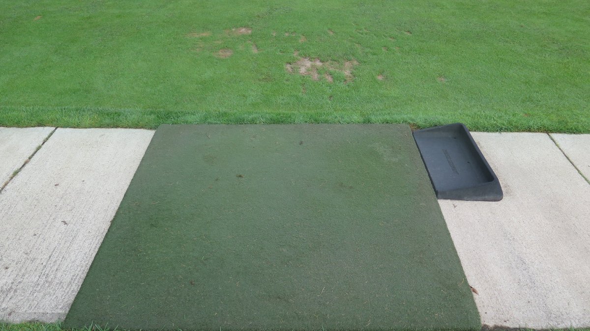 USGAGrnSection's tweet image. The perfectly manicured turf just in front of the artificial mats at the practice tee looks enticing, but hitting a few shots from it could have long-lasting effects. Here's why: bit.ly/331LIGx