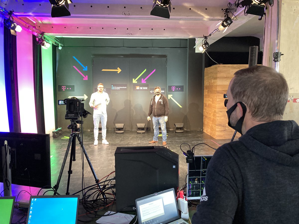startupnight's tweet photo. Whew, the shortest Startupnight ever is over already, and it took place during the day, too. We had some great sessions and presentations, here are some impressions. #SUN20 #here2help https://t.co/FDYJURa93T