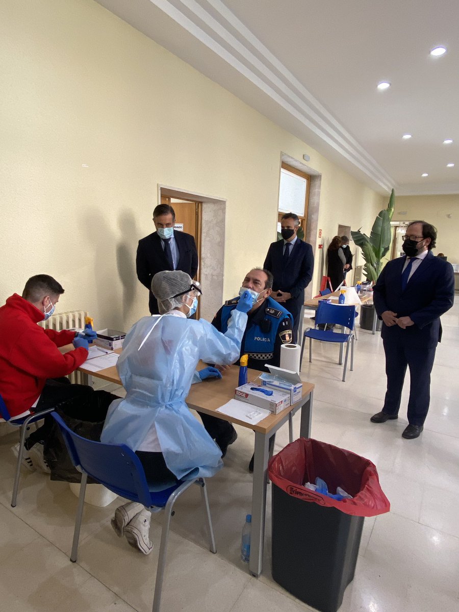 Aportando seguridad a quien tanto nos cuidan día a día. #LasRozas