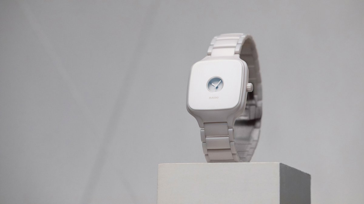 dezeen's tweet photo. Italian duo @Formafantasma has developed a watch for Swiss brand @Rado that emulates the closed pocket watches of centuries past.
The watch is launching during Rado Design Week next week: https://t.co/aygKNi0J2F
#RadoDesignWeek #RadoxFormafantasma #RadoTrueSquare #promo https://t.co/lYgEmt39jf