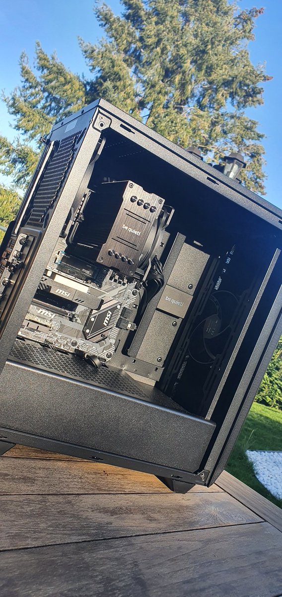 TechItValley's tweet image. ⚠️ Petite configuration photo en cours ⚠️

Configuration :
Processeur : Ryzen 7 3800x
Memoire vive : 32g Corsaire 3200
SSD : 500GO 
Carte graphique : GT 1030 

#bequiet #MSI